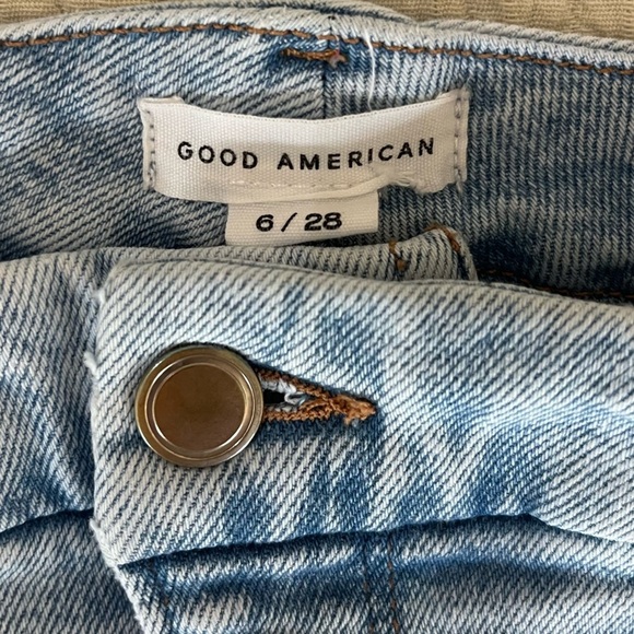 Good American Slim-Straight Light Wash Mid Rise Jeans size 28 - Picture 9 of 10